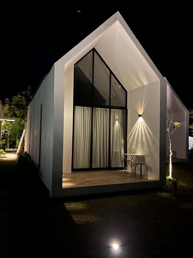 Ezu Isle Langkawi Pool Villa Pantai Cenang  Exteriér fotografie